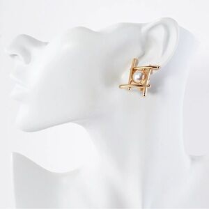 Elegant Gold and Pearl CLIP ON Earrings